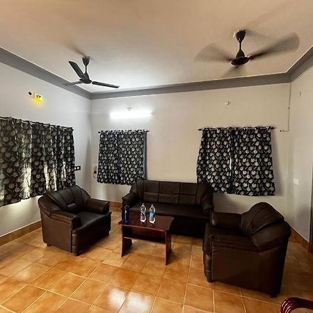 Madura Homestay - Gorgeous Home With 2Bhk 5 Minutes From Nh44 Madurai Bagian luar foto